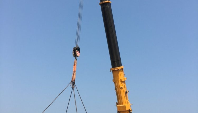 Xe cau banh lop 500t dang lam viec_10