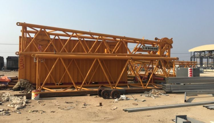 Xe cau banh lop 500t dang lam viec_3