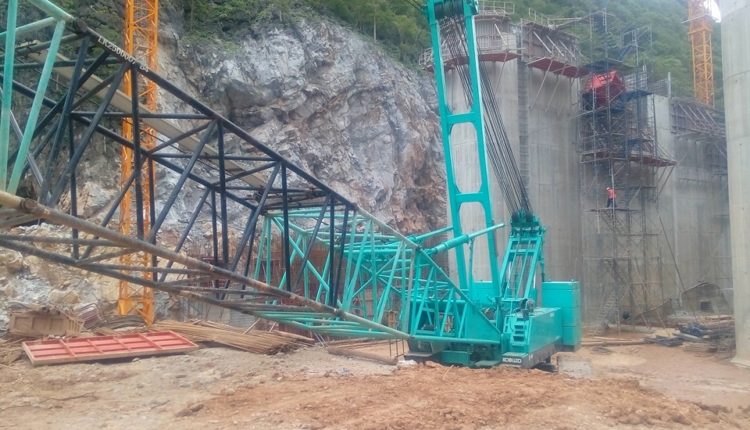 Cau banh xich 250t dang lam viec_7