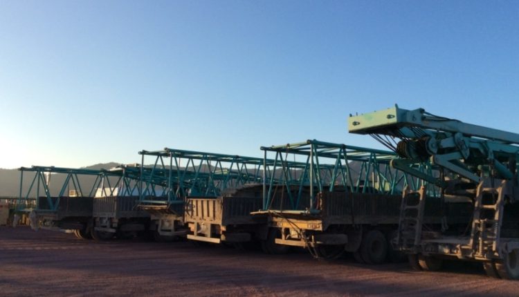 VAN CHUYEN XE CAU BANH XICH 250 T DI HONG SA LAO_10