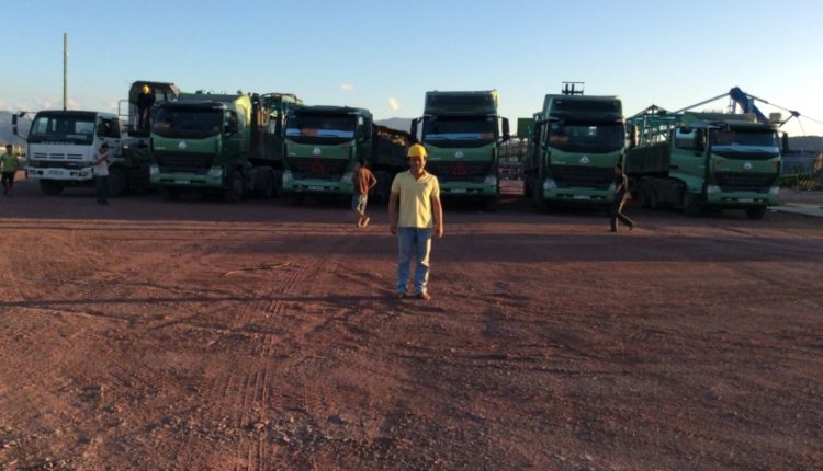 VAN CHUYEN XE CAU BANH XICH 250 T DI HONG SA LAO_2