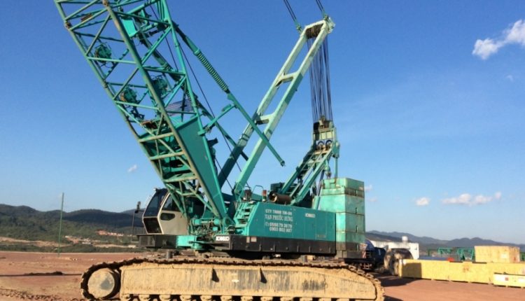 VAN CHUYEN XE CAU BANH XICH 250 T DI HONG SA LAO_3